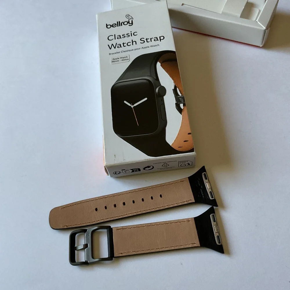BELLROY CLASSIC APPLE WATCH LEATHER STRAP BLACK SMALL APPLE WATCH 38-42 NWT